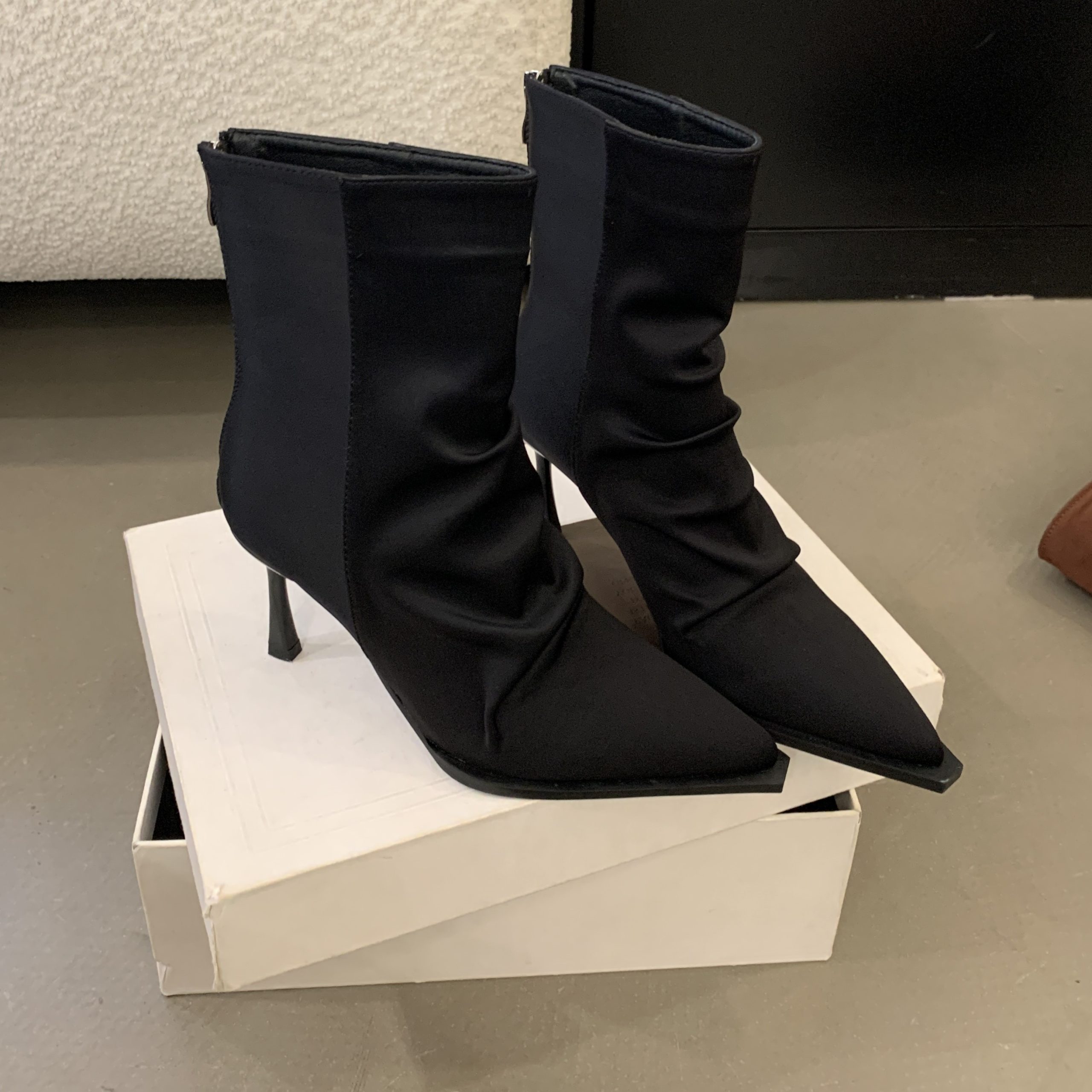 BUBUFLY 2024 New Pointed Toe High Heel Stretch Boots Women's Faux Suede Ankle Boots