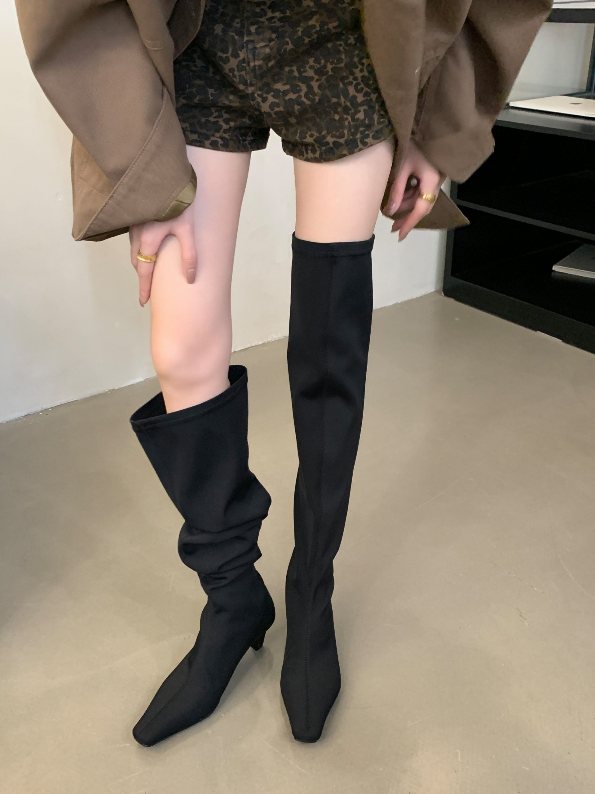 1726232995563_256532.jpg 2024 Autumn Winter New Square Toe Leather Kitten Heel Straight Boots Over Knee Boots