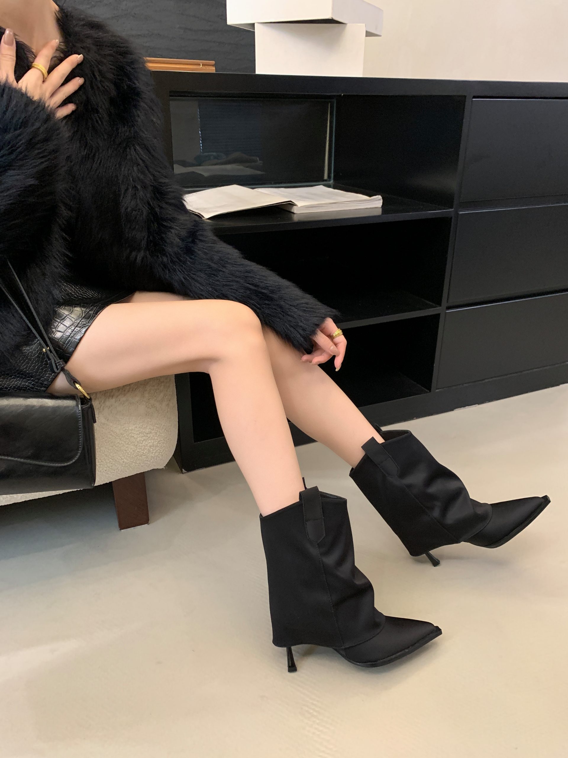 Fashionable Pointed Toe High Heel Boots for Women 2024 New Style Soft Leather Slim Boots
