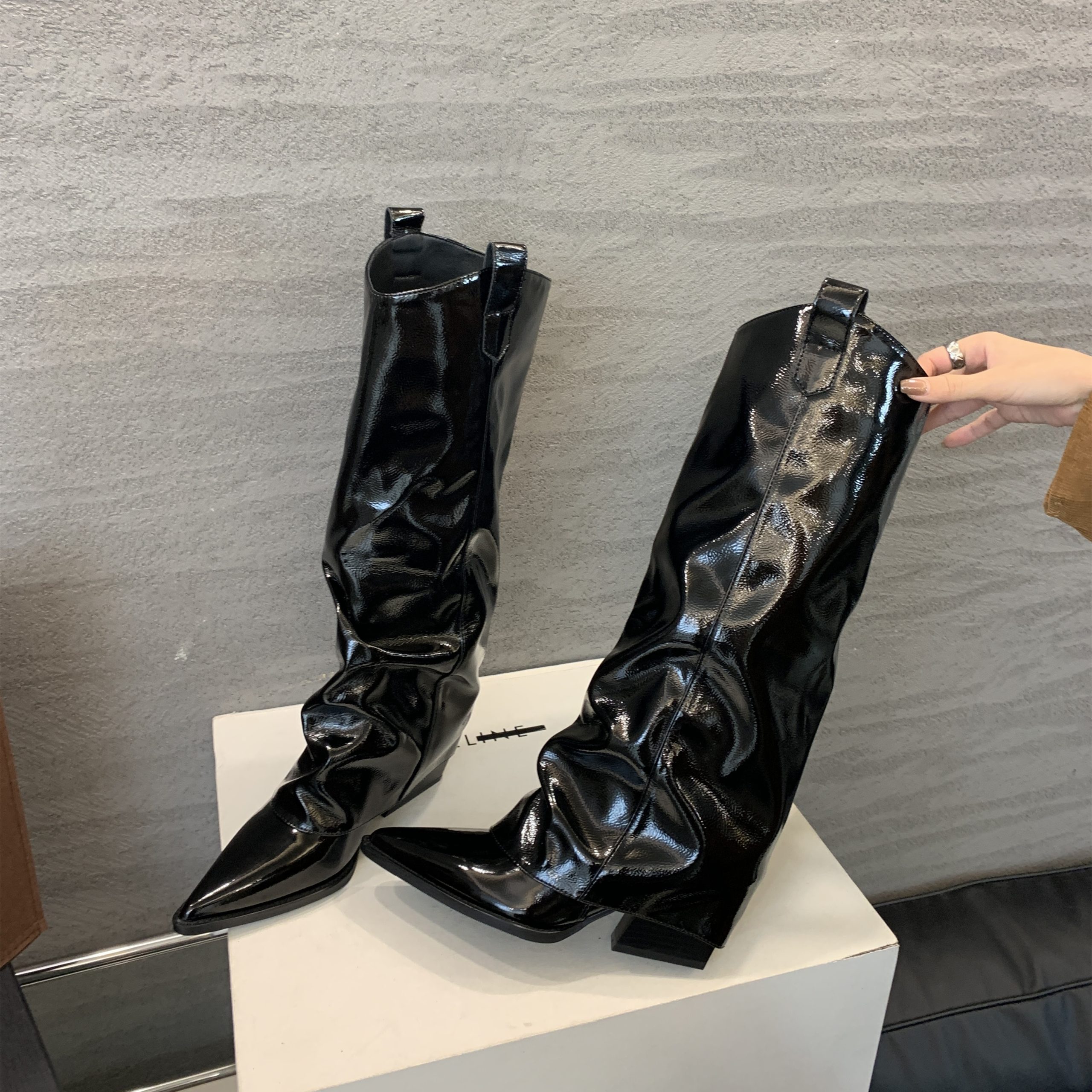 BUBUFLY Women's Pointed Toe Patent Leather High Heel Knee High Boots Chunky Heel Street Style