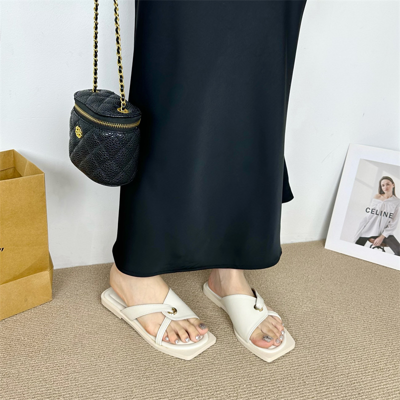 Fengda 2025 Summer New Roman Style Flat Low Heel Beach Sandals for Women - Minimalist Design Toe Loop Slippers