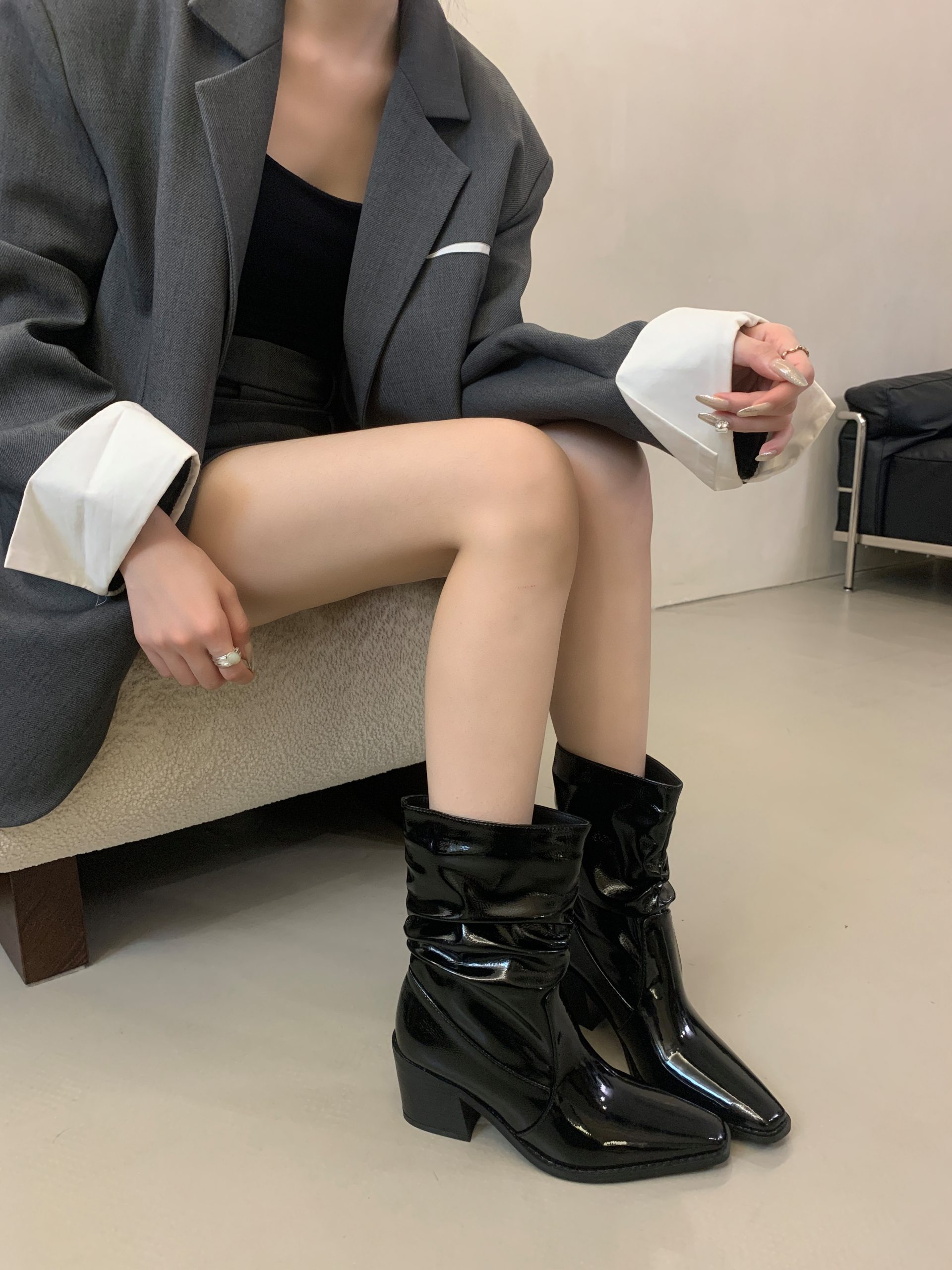 1752208209693_yif7OI.jpg 25 Retro Pointed Toe Chunky Heel Stretch Slim Boots Women British Mid Calf Folded Stacked Boots Korean Fashion Short Boots