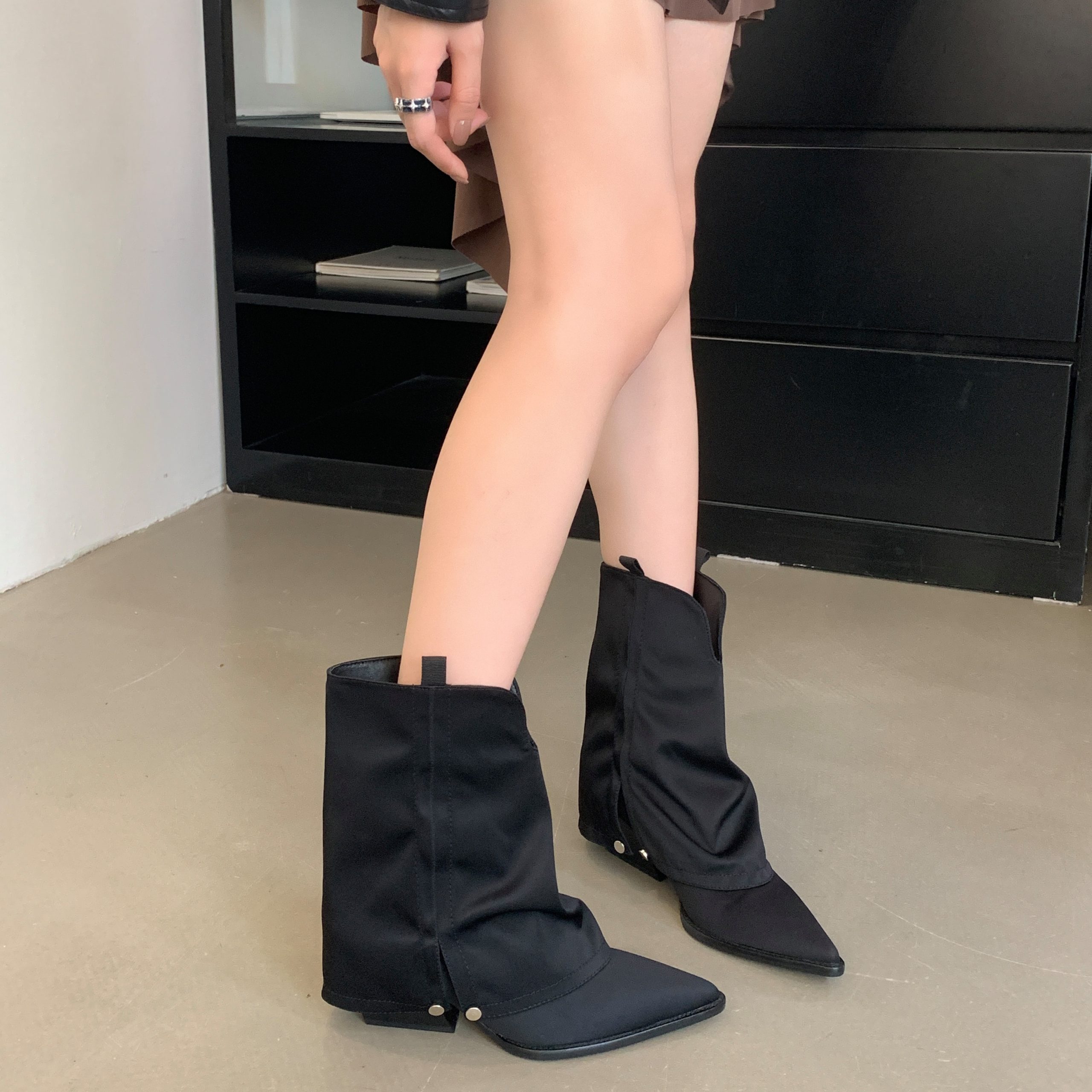 BUBUFLY Patent Leather Vintage Pointed Toe Chunky Heel Boots for Women 2025 Fall Trendy Mid Calf Pull On Boots