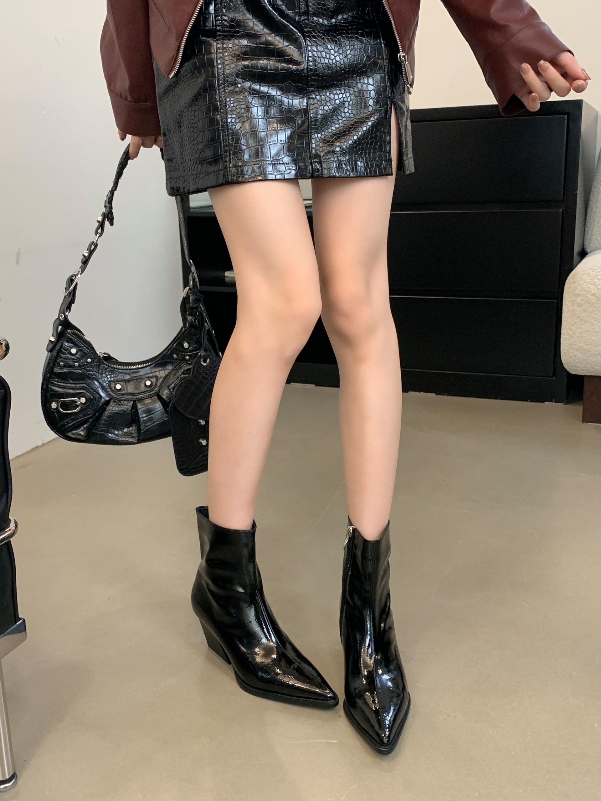 BUBUFLY Patent Leather Vintage Slim Boots Women British Style Chunky Heel Pointed Toe Chelsea Boots Fashion High Heel Short Boots
