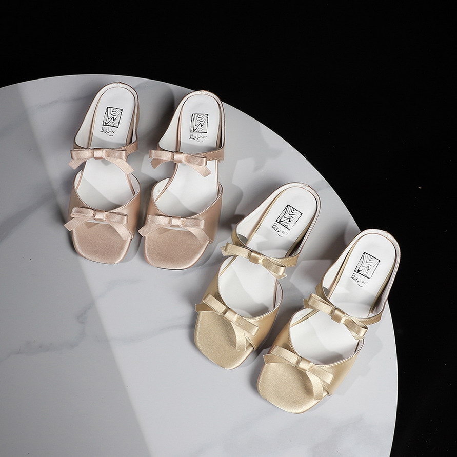 French Elegant Square Toe Open Toe Women's Sandals with Bow Decoration Hollow Low Heel Comfortable Slippers