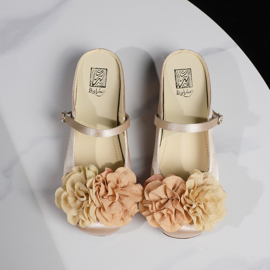 French Style Two-Tone Flower Decor Square Toe Slip-On Comfort Satin Slippers for Women